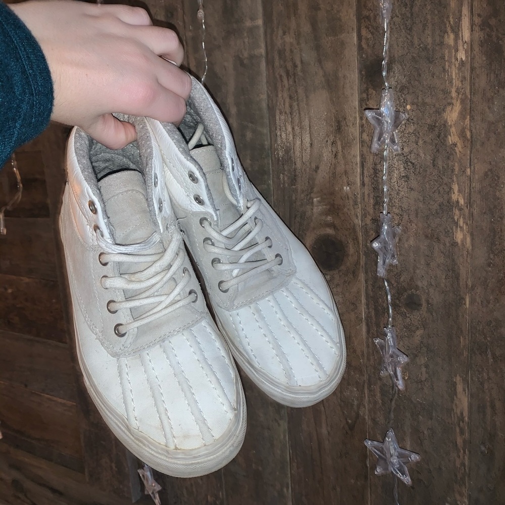MTE White Vans